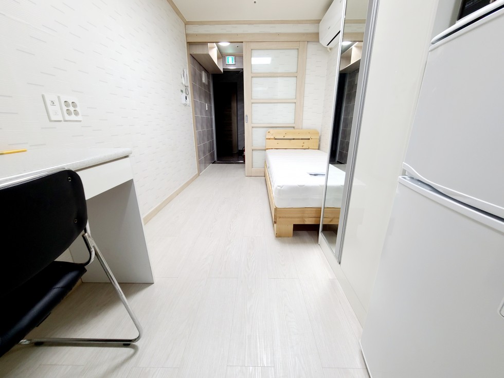 경남 진주시 가좌동 경상대 후문 도보 2분거리 신축 풀옵션 추천 원룸 월세 매물번호 13299 사진 2