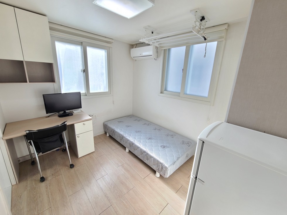 경남 진주시 칠암동 60-6 T 칠암동 정문 도보 3분!! 풀옵션에 햇살 좋은 남향방 월세 매물번호 14371 사진 1
