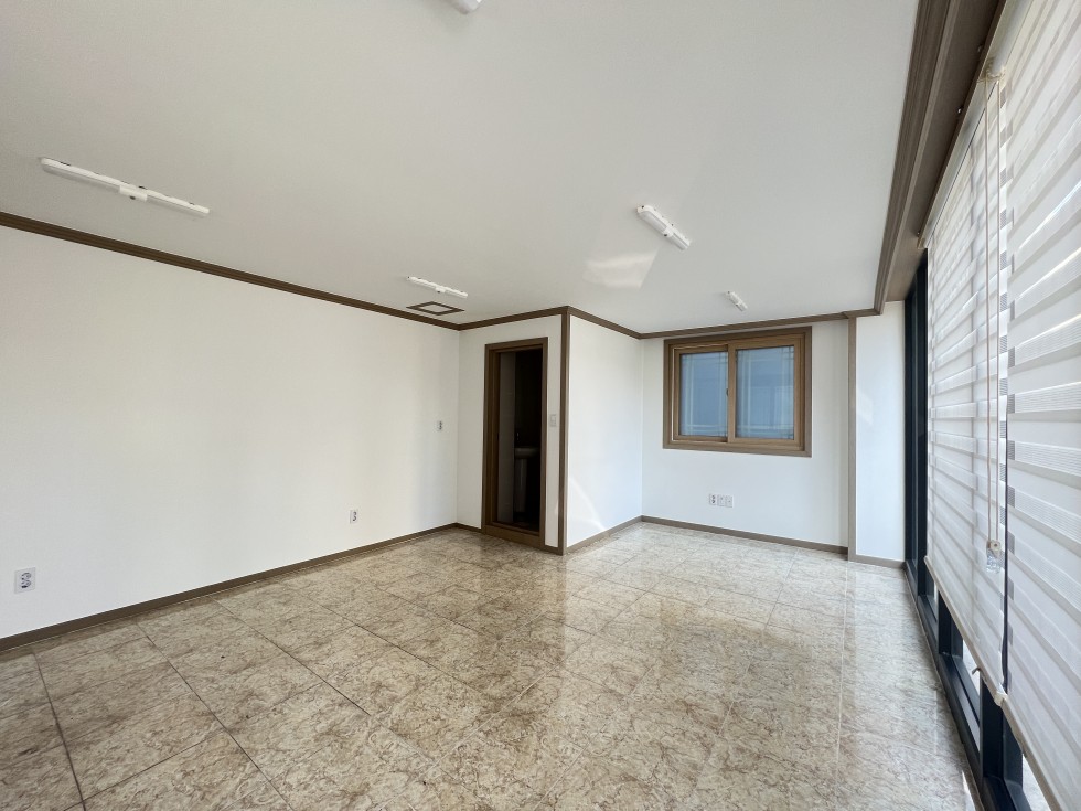 경남 진주시 상대동 #S급매물# 상대동 작은 사무실 임대 인테리어 되어있어요 월세 매물번호 16015 사진 1