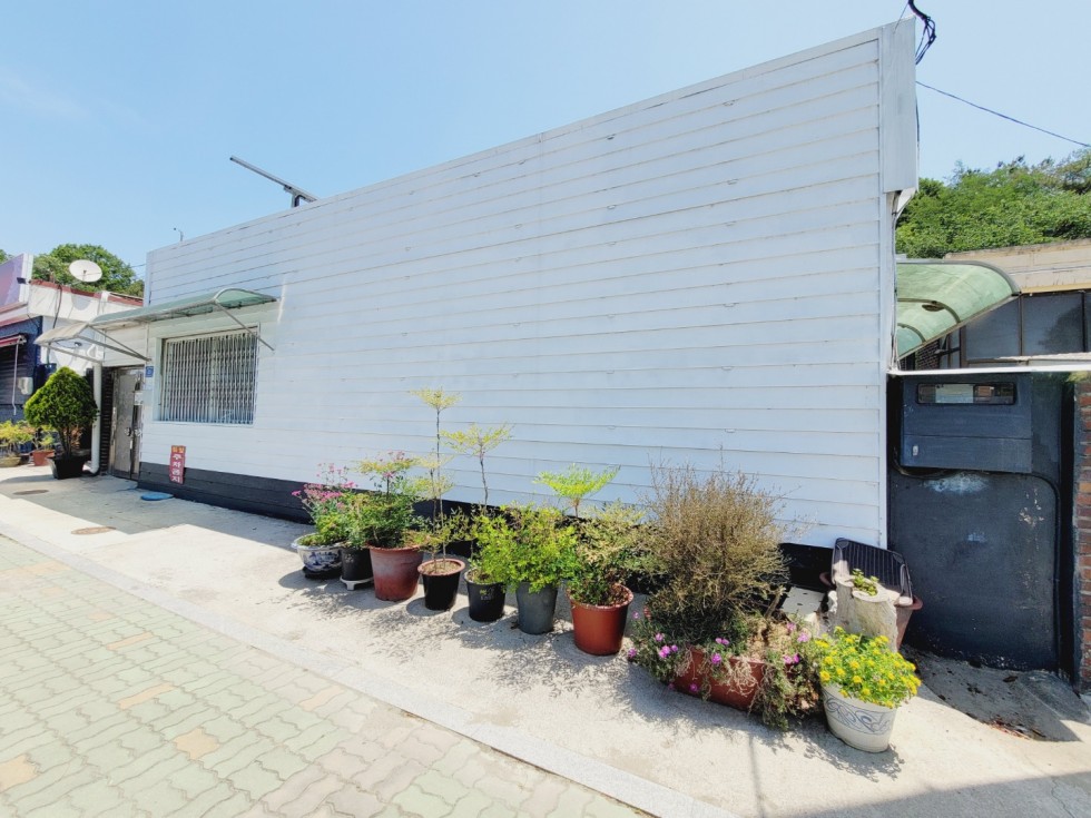 경남 진주시 금산면 중천리 U♥금산면 도로변에 인접한 단층 주택 매매♥ 방3, 화장실2 ~깔끔한 단독주택 매매 매물번호 16108 사진 1